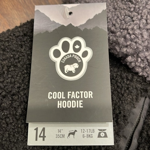 NWT Canada Pooch Cool Factor Dog Hoodie Black Grey Size 14 *Benefits Animals* - Picture 7 of 10